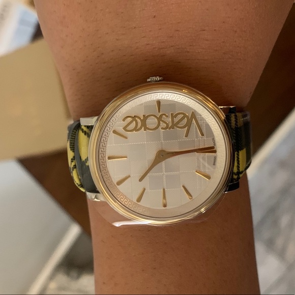 Versace Accessories - New Versace watch 🖤